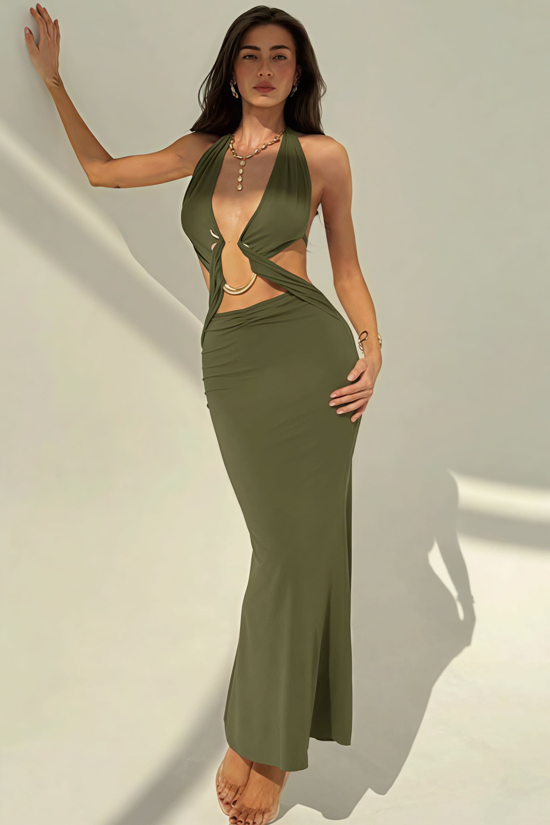 Sexy rückenfreies Halter Maxikleid mit tiefem V Ausschnitt