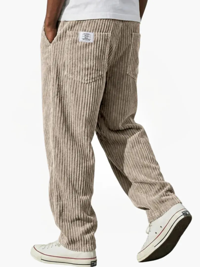 Herren Cordhose gerade geschnitten bequem und locker