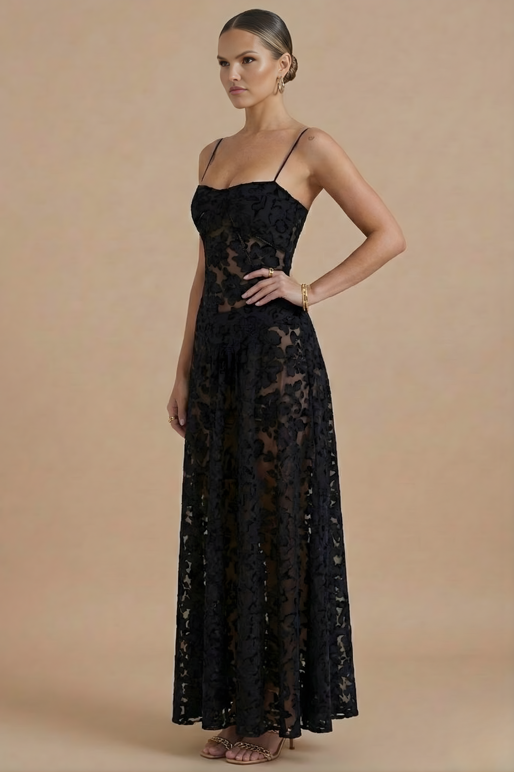 Damen Maxikleid mit Blumenmuster, Spaghettiträgern und taillierter Passform