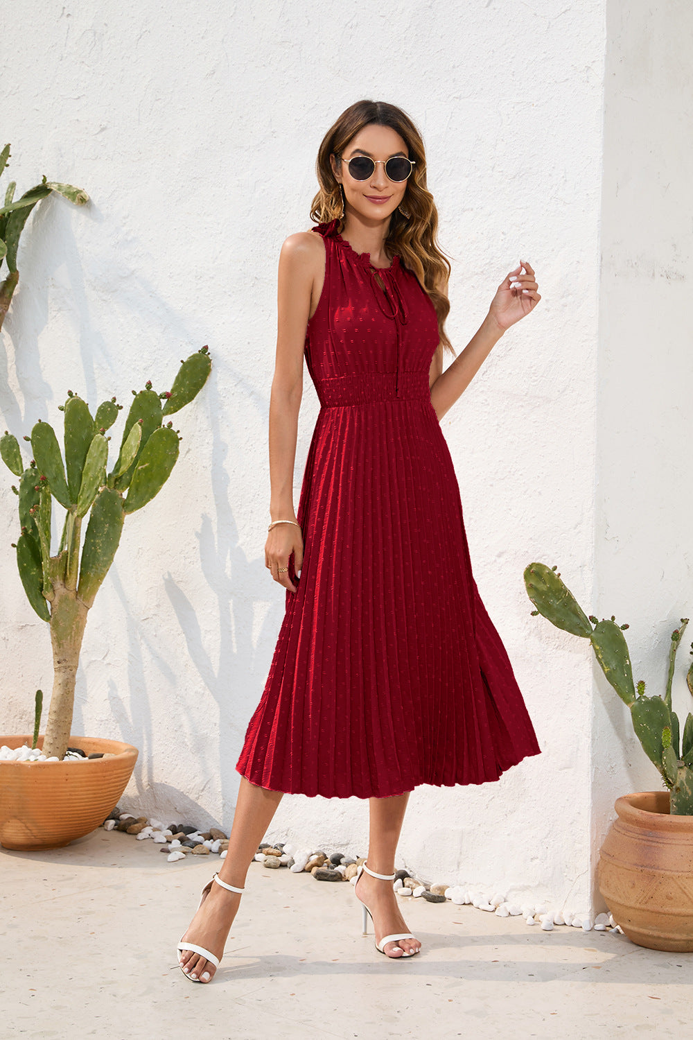 Elegantes Falten Halter Neck Kleid
