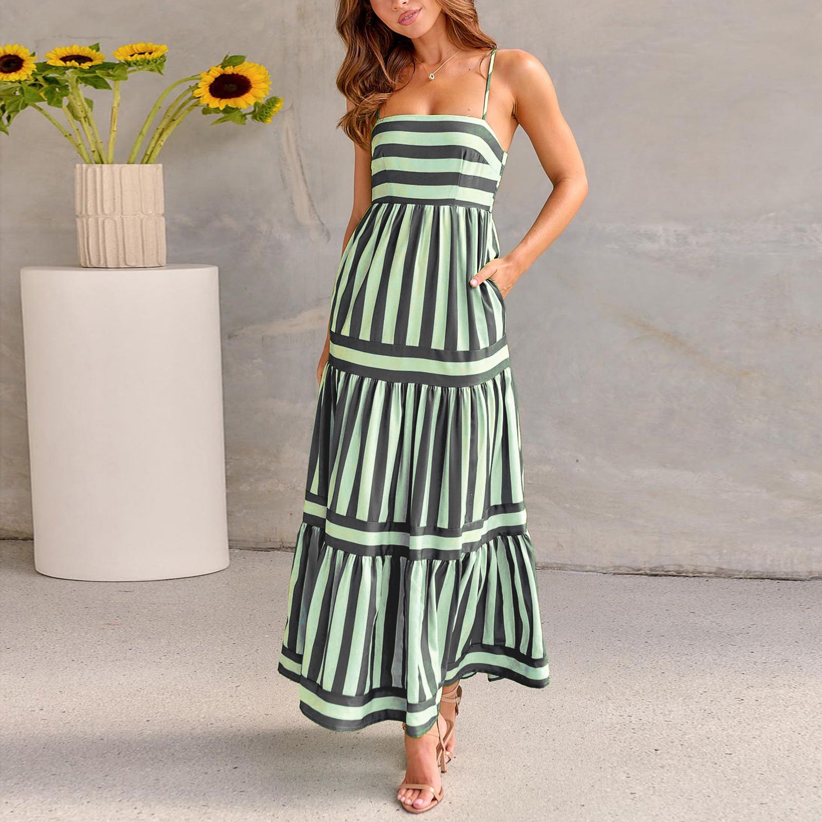 Spaghettiträger Maxikleid mit Color Block Streifen und abgestuften Lagen