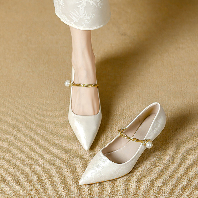 Damen Kitten Heels mit spitzer Zehenpartie