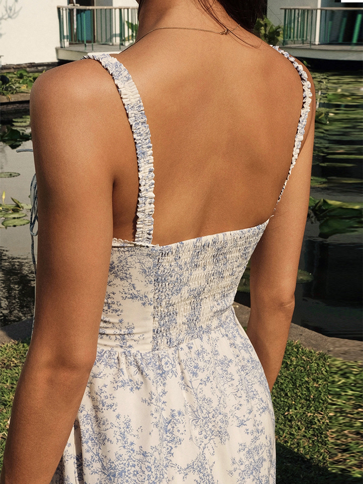 Sapphire Garden Träger-Midikleid mit Blumenmuster