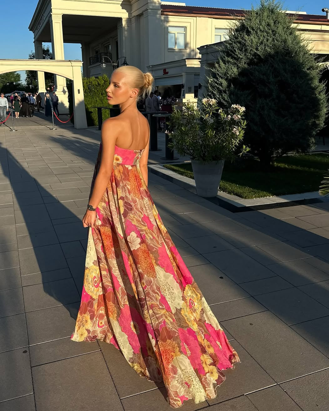 Maelynn Damen geblümtes Strapless Maxikleid