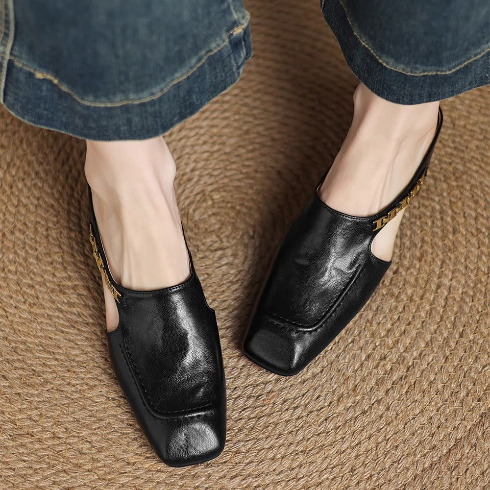 Damen Mules aus Leder mit Zierkette