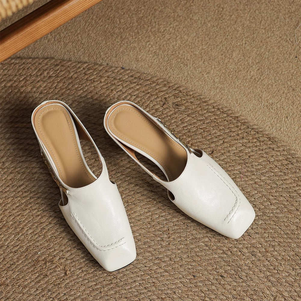 Damen Mules aus Leder mit Zierkette