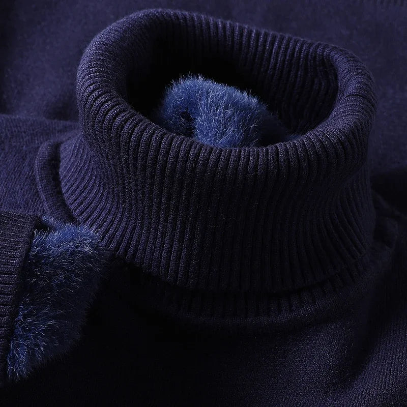 Herren Rollkragenpullover im Feinstrick