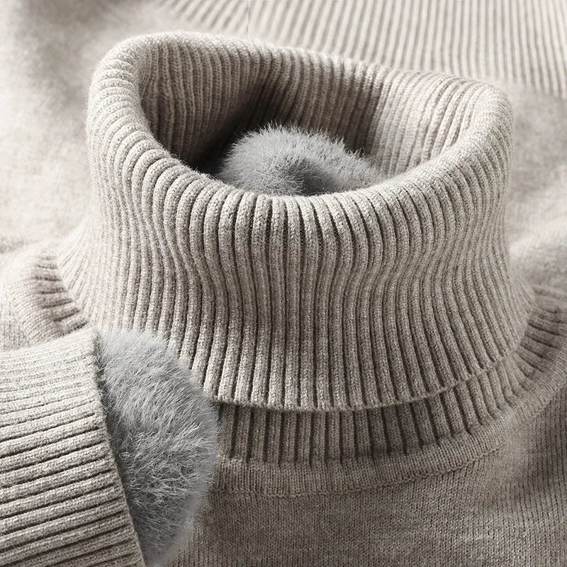 Herren Rollkragenpullover im Feinstrick