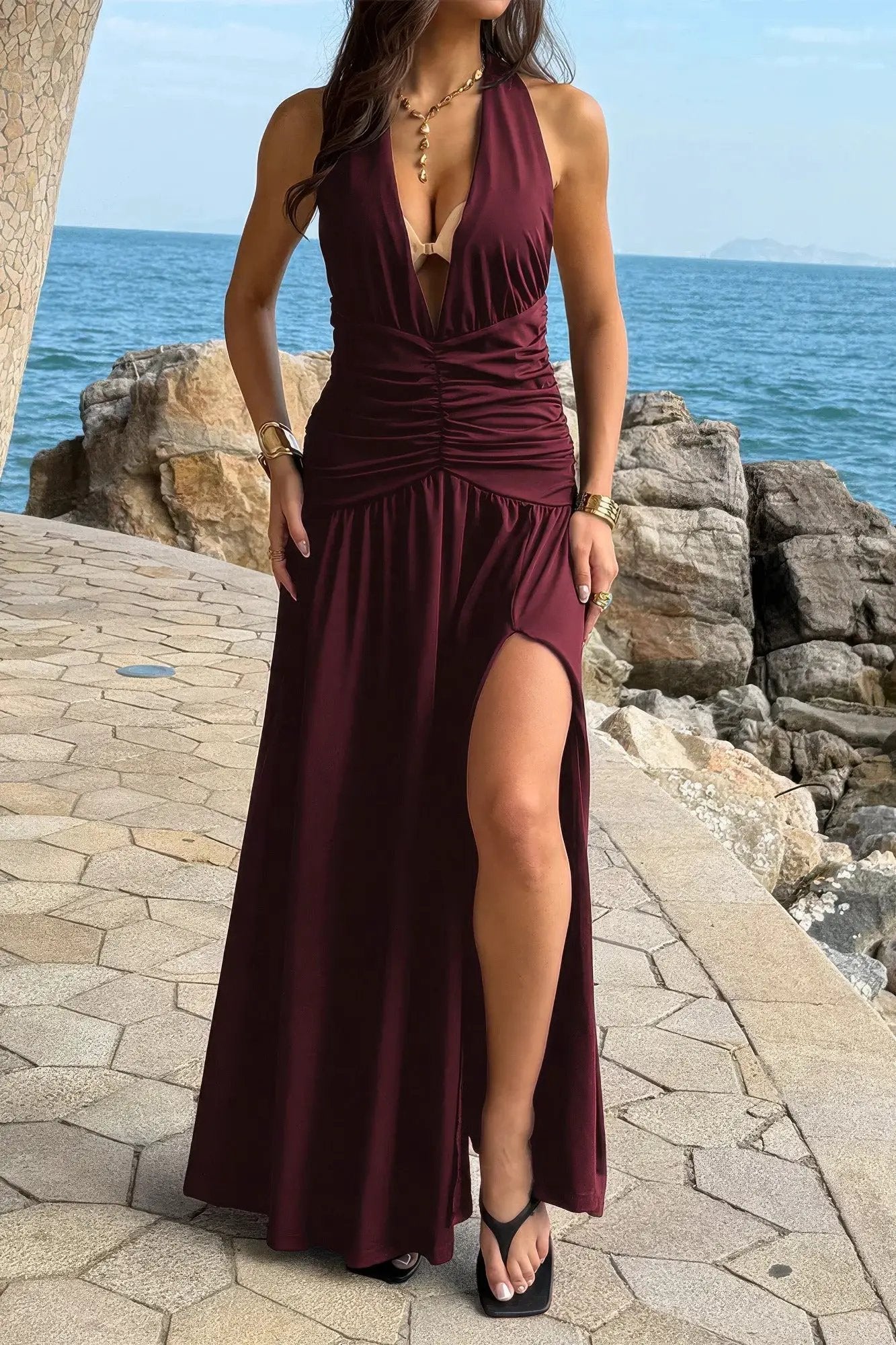 Damen Halter Maxikleid mit V Ausschnitt Schlitz und Raffung
