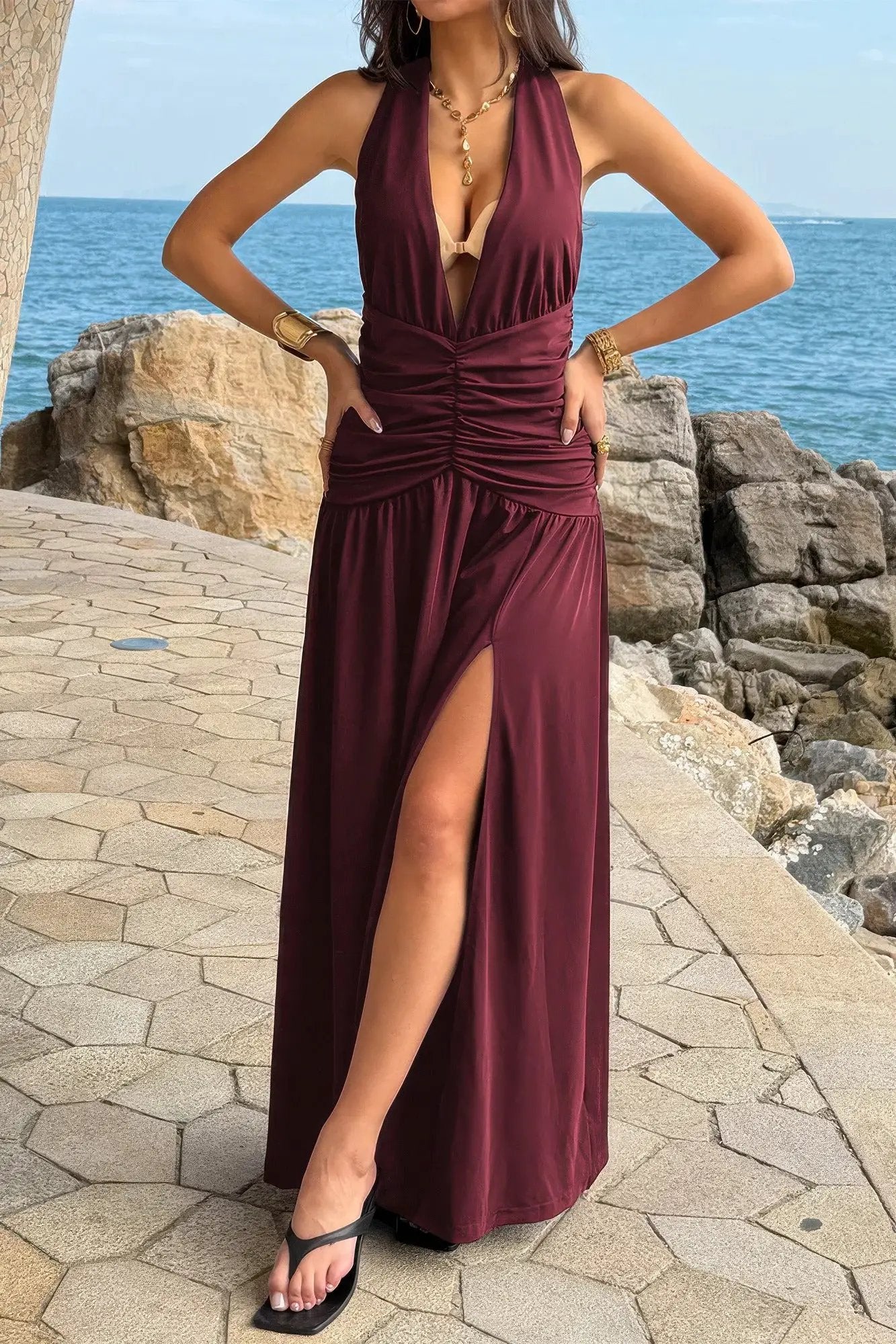 Damen Halter Maxikleid mit V Ausschnitt Schlitz und Raffung