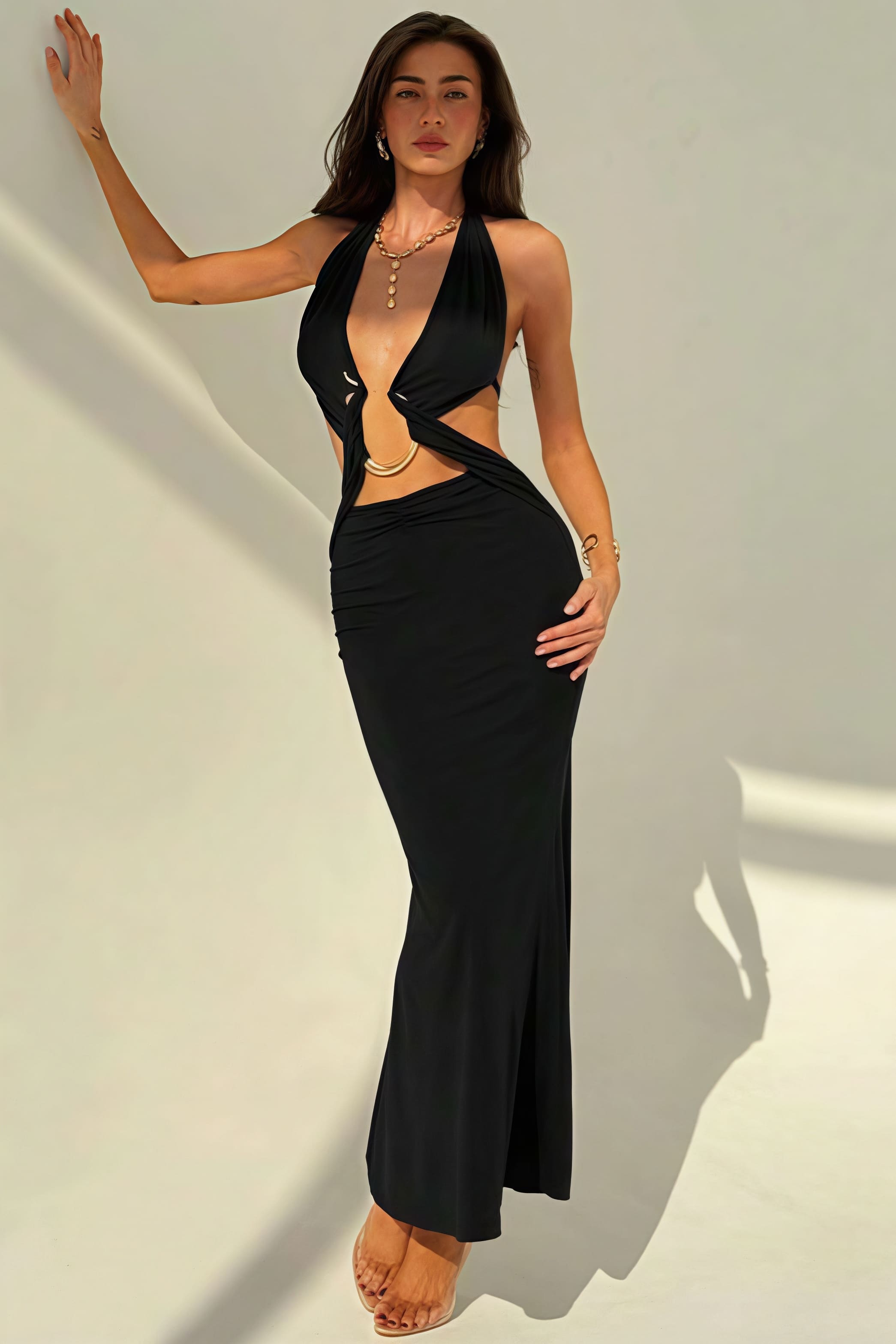 Sexy rückenfreies Halter Maxikleid mit tiefem V Ausschnitt