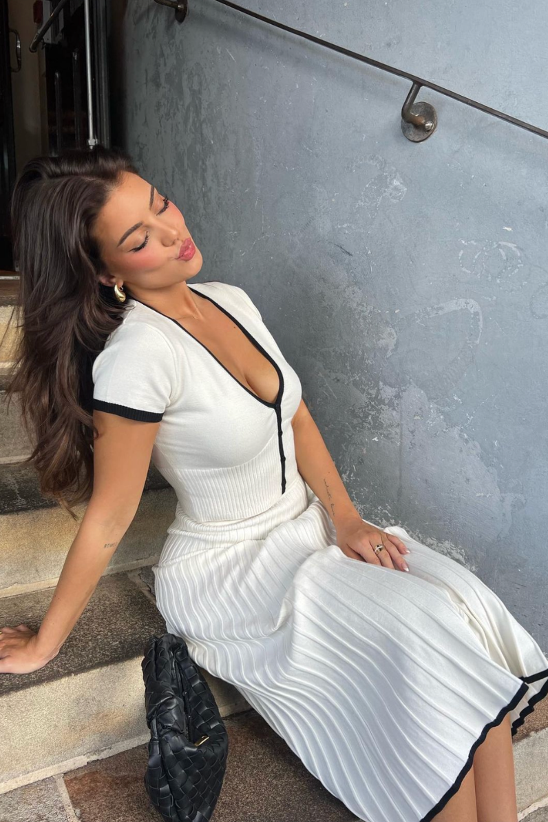 Elena Strick Midi Set mit Rock und Cardigan