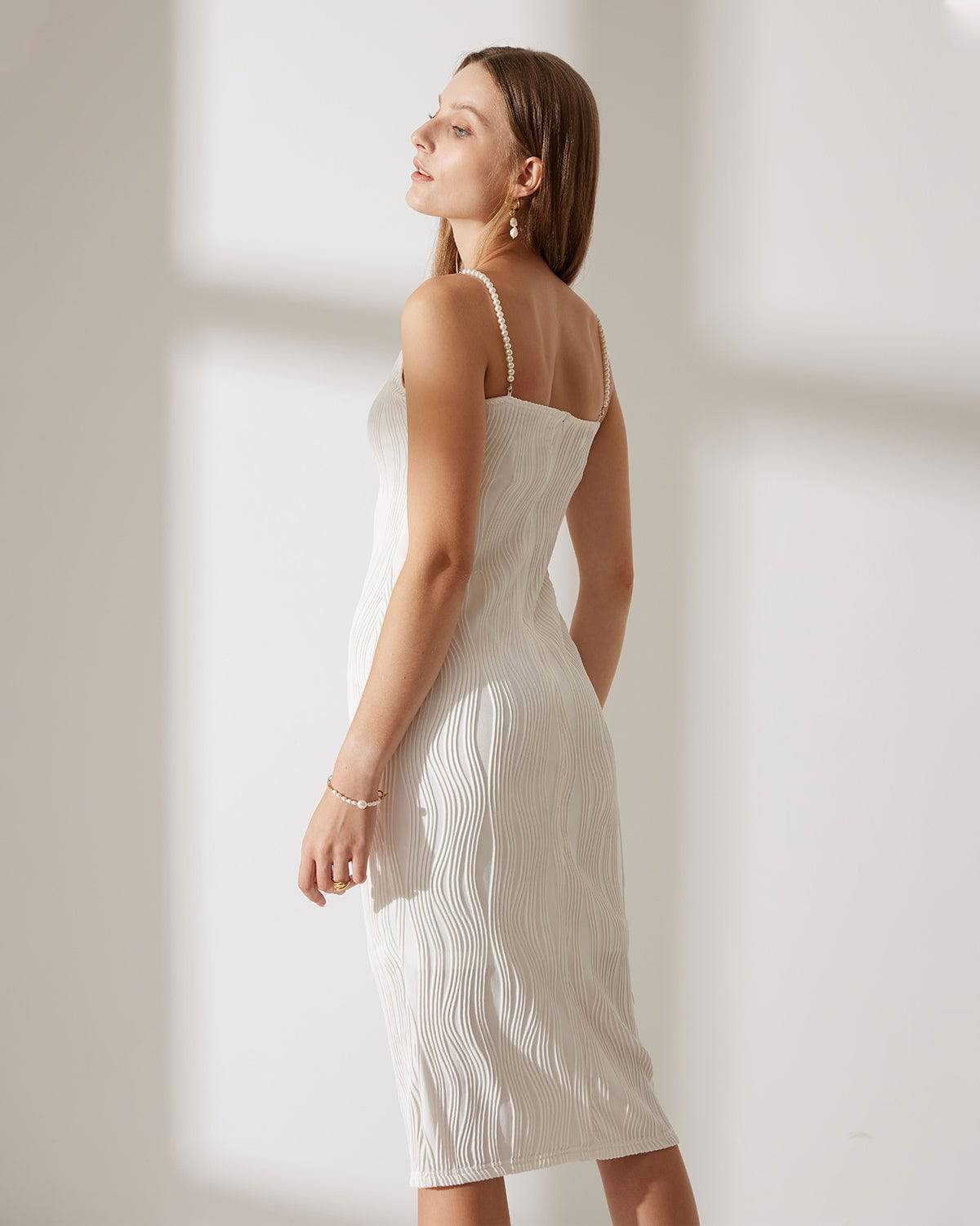 Welliges Träger-Midikleid mit Wassertropfenstruktur