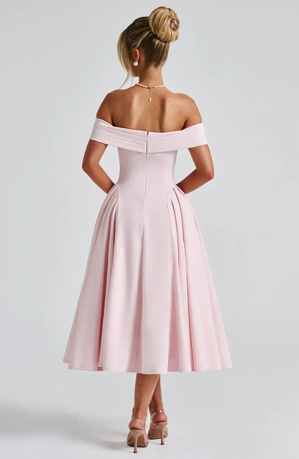 Nyx - Mühelos elegantes Midikleid