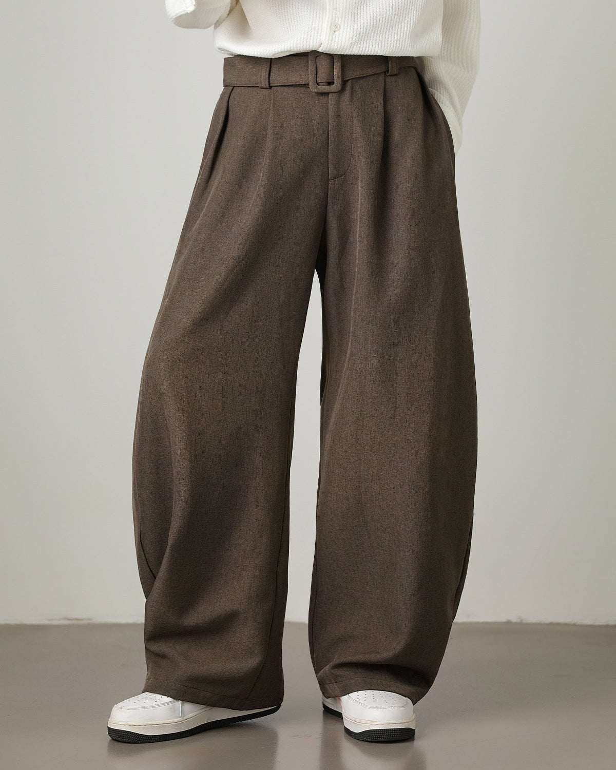 Damen weite Wollhose mit Gürtel