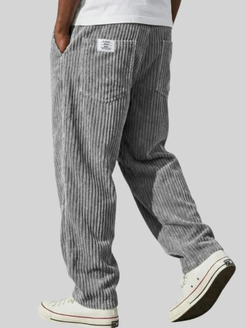 Herren Cordhose gerade geschnitten bequem und locker