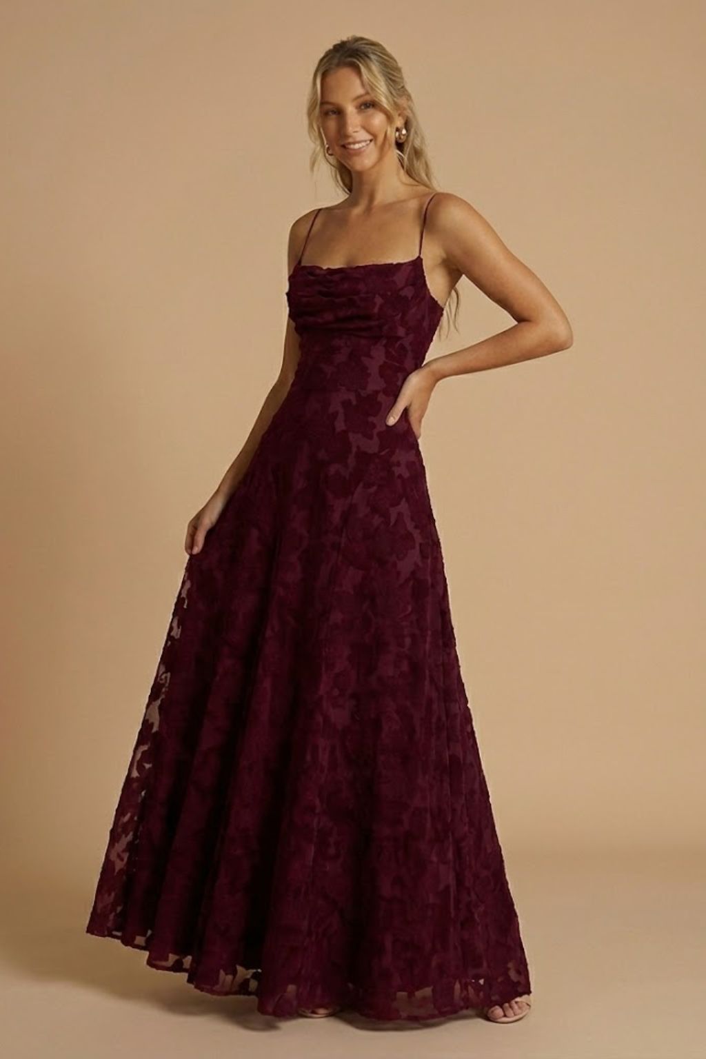 Damen Maxikleid mit Blumenmuster, ärmellos und taillierter Passform
