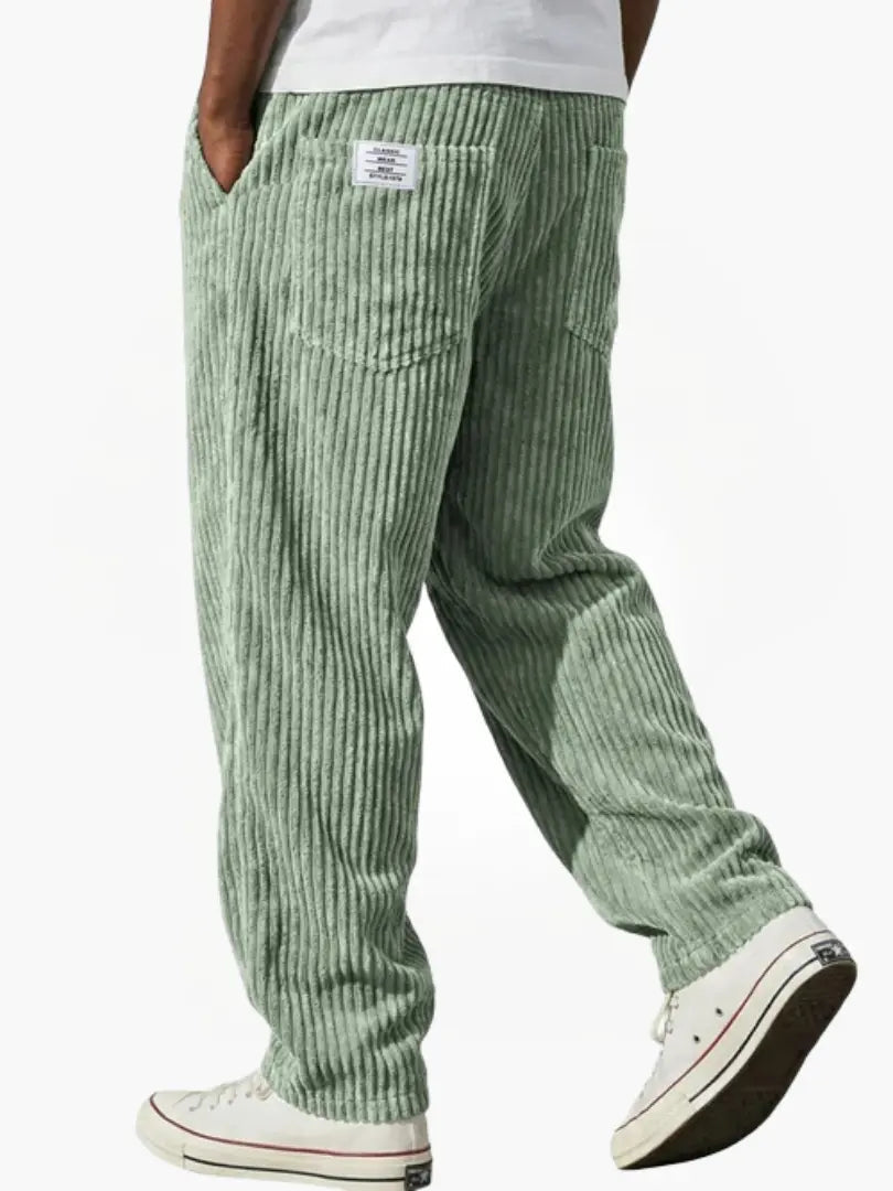 Herren Cordhose gerade geschnitten bequem und locker