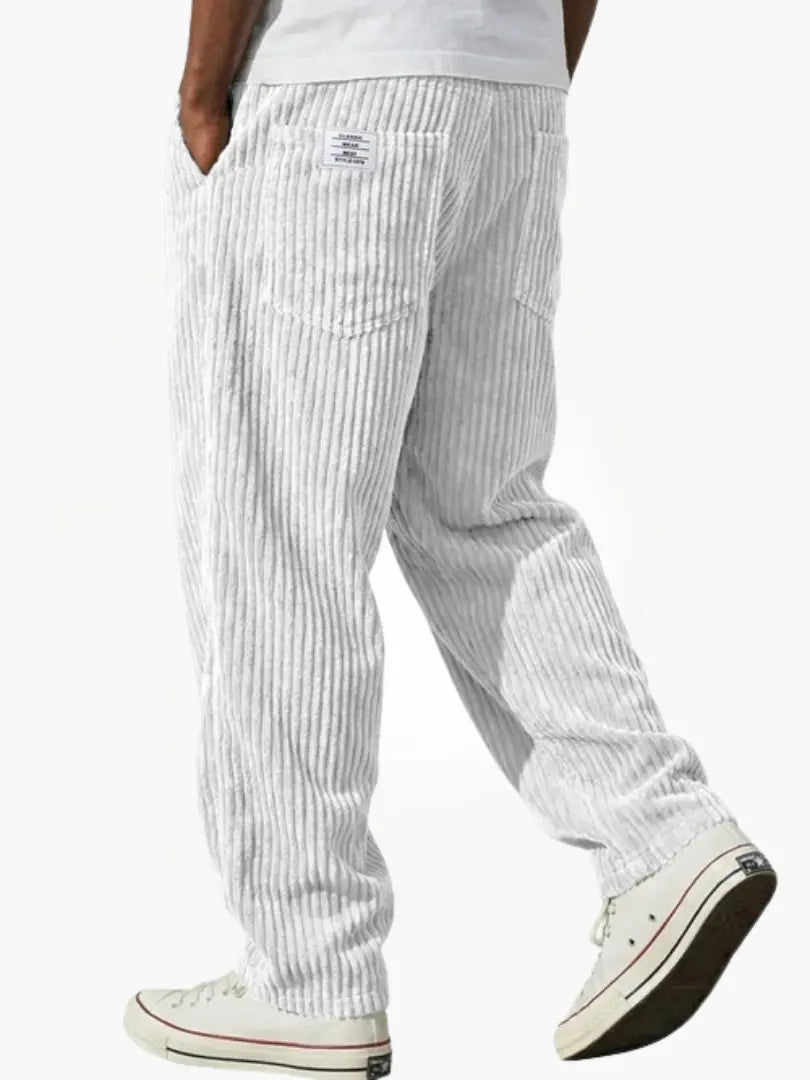 Herren Cordhose gerade geschnitten bequem und locker