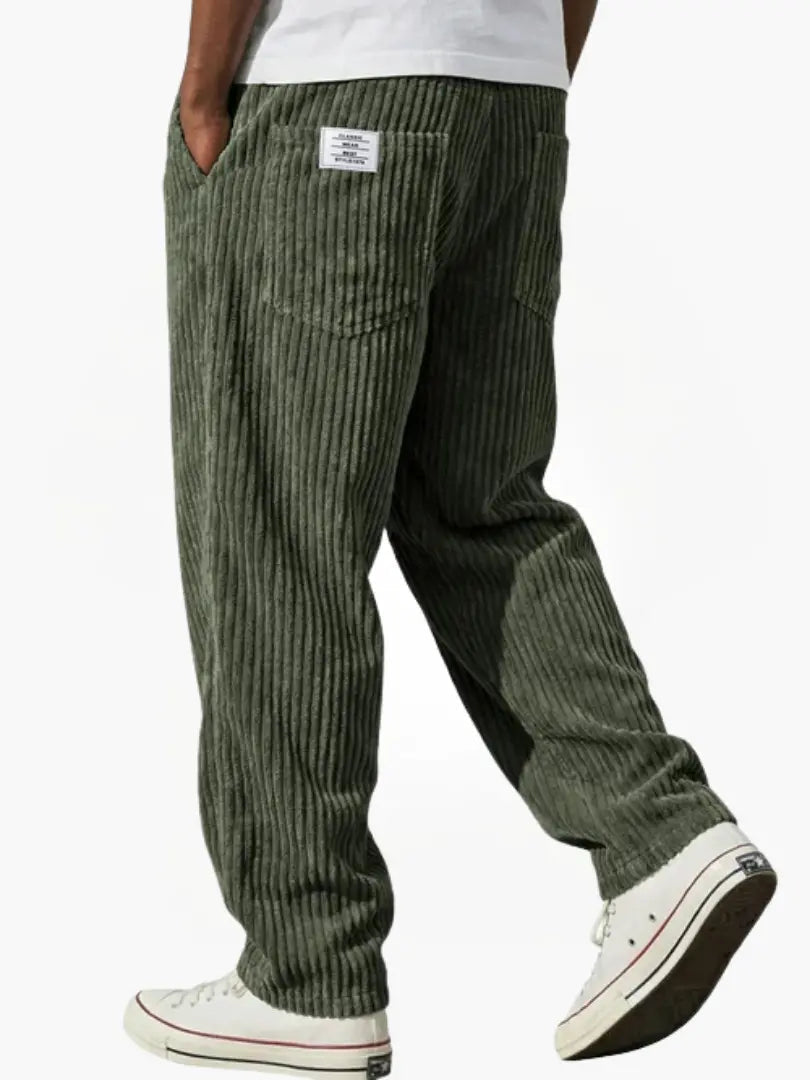 Herren Cordhose gerade geschnitten bequem und locker