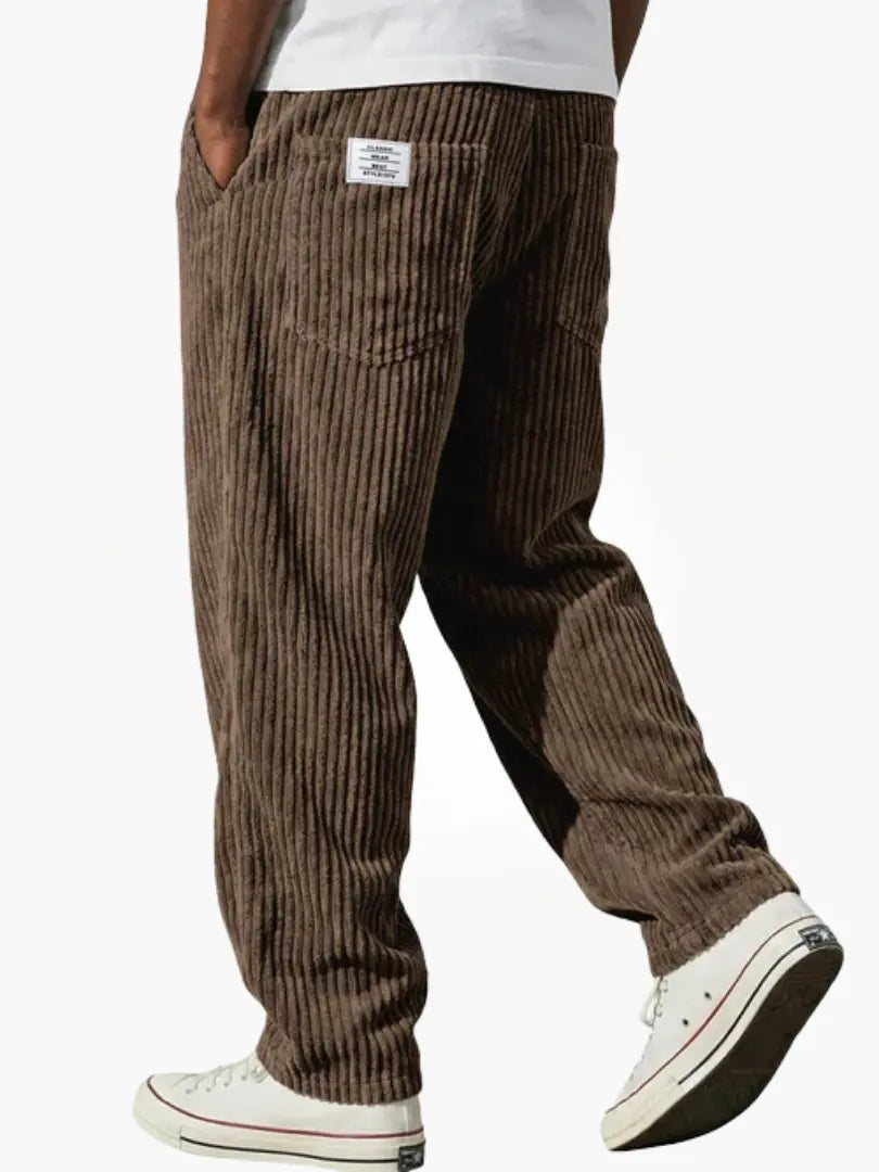 Herren Cordhose gerade geschnitten bequem und locker