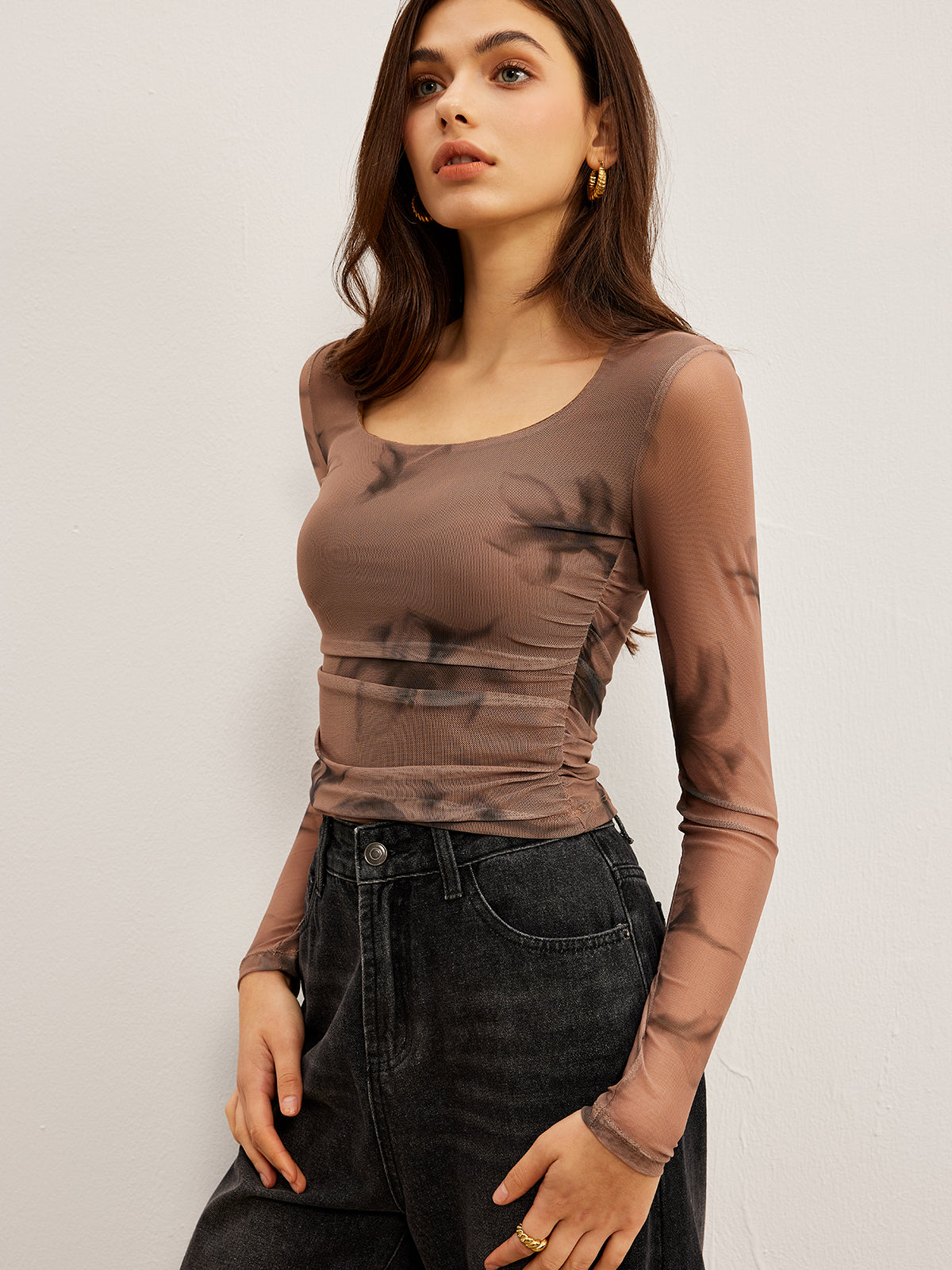 Batik-Blumenbedrucktes Mesh T-Shirt
