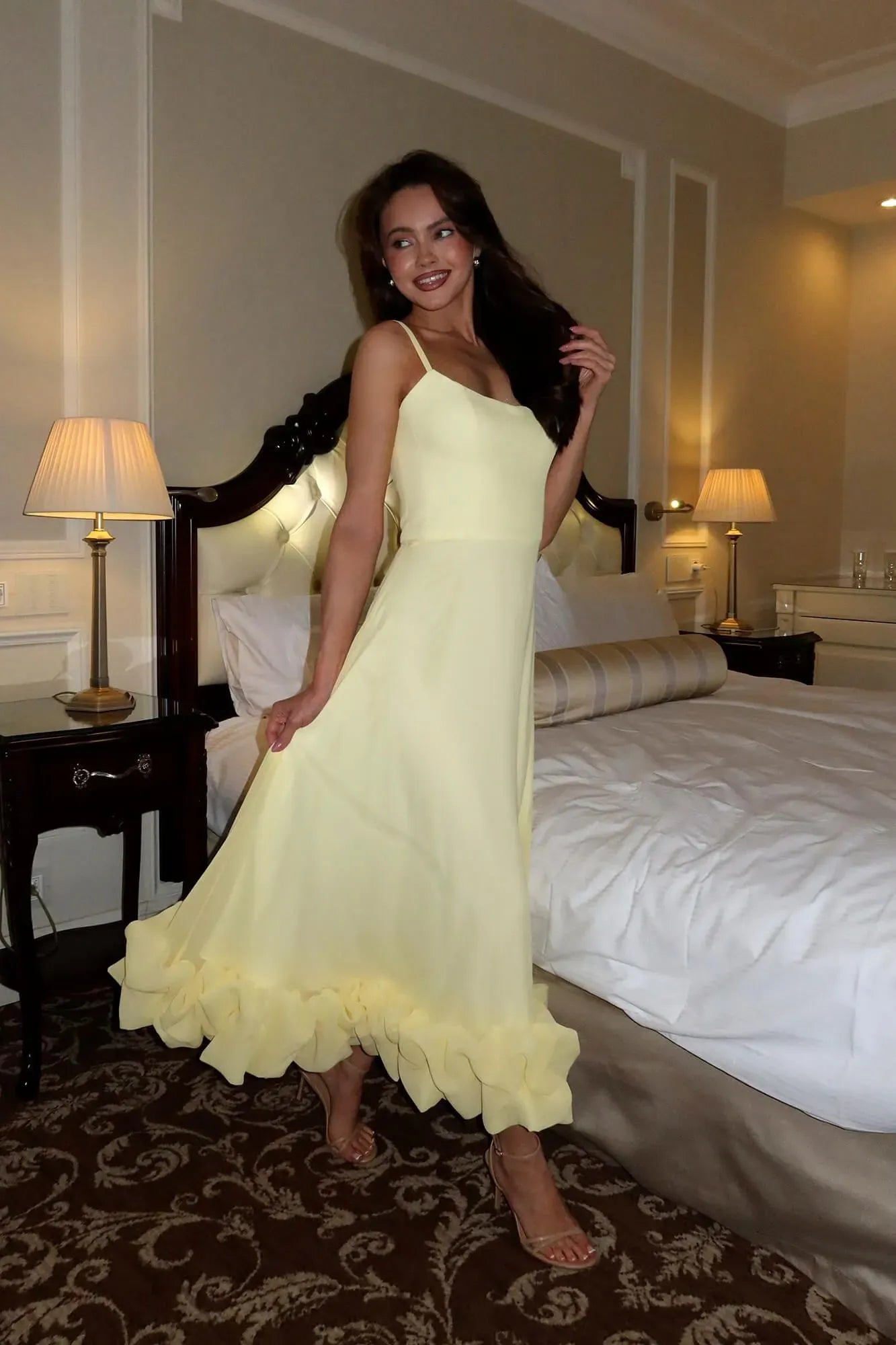 Heather ärmelloses ausgestelltes Midi-Ballkleid