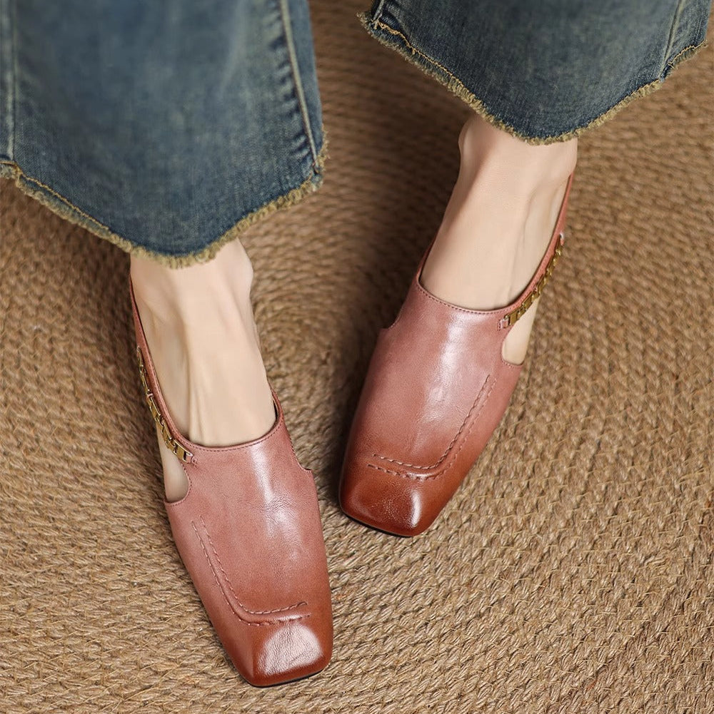 Damen Mules aus Leder mit Zierkette