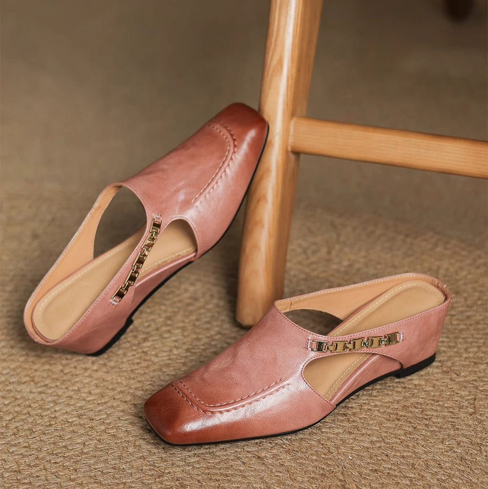 Damen Mules aus Leder mit Zierkette