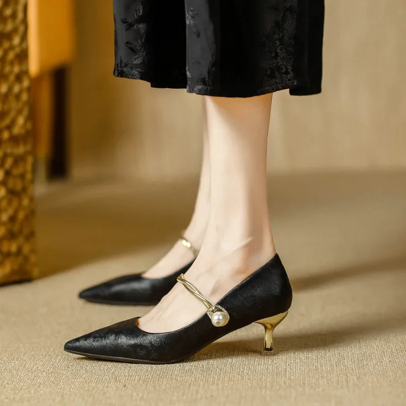 Damen Kitten Heels mit spitzer Zehenpartie