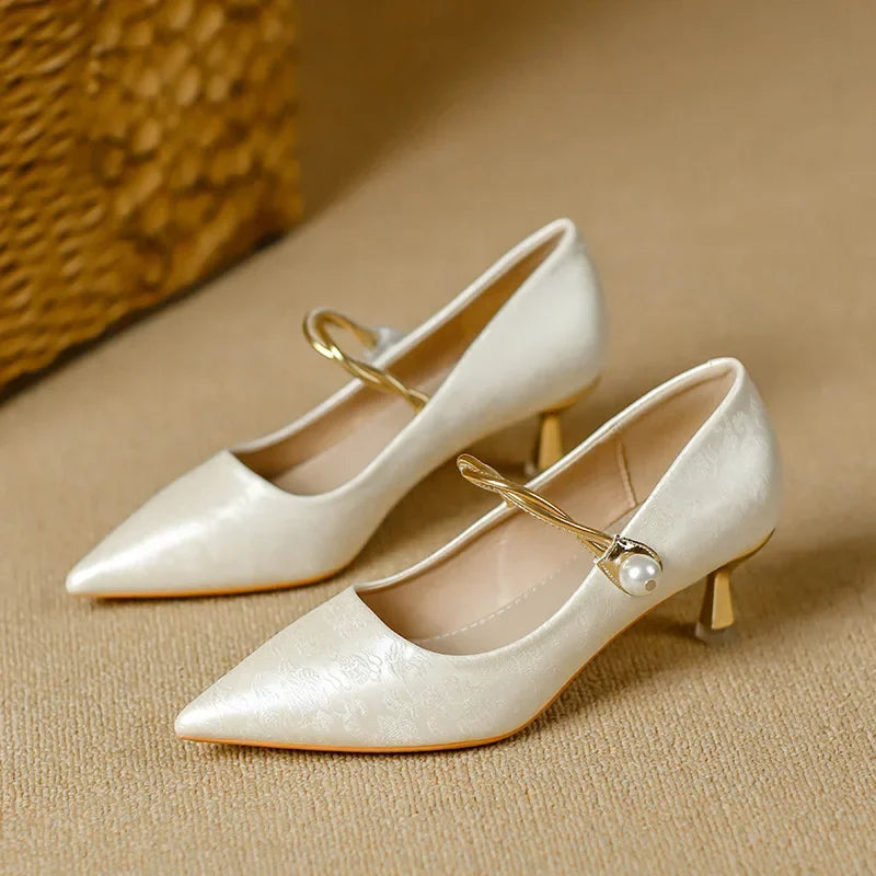 Damen Kitten Heels mit spitzer Zehenpartie