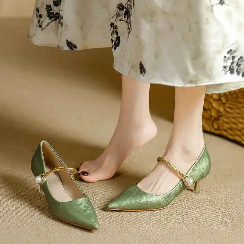 Damen Kitten Heels mit spitzer Zehenpartie