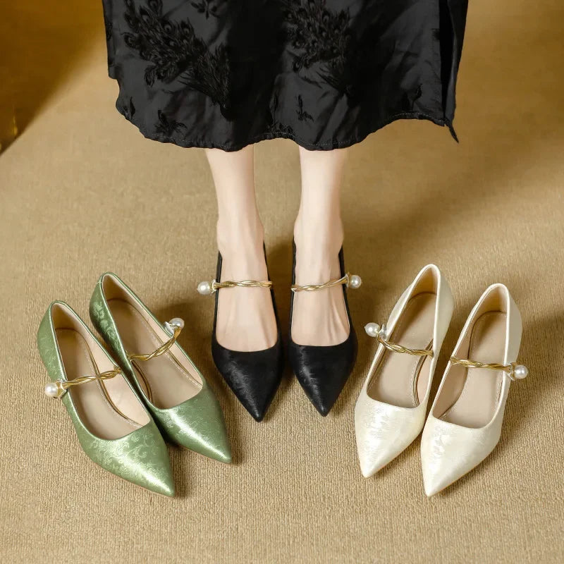 Damen Kitten Heels mit spitzer Zehenpartie