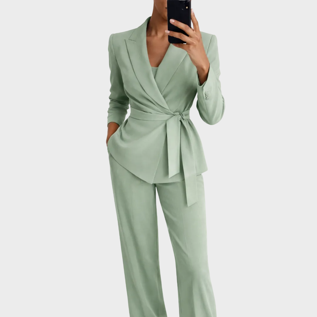 Damen Hosenanzug mit Bindegürtel und weiter Hose