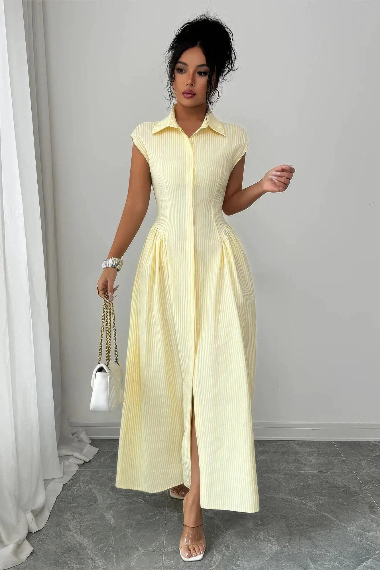 Damen langes Kleid mit Kragen kurzen Ärmeln und Taillenraffung