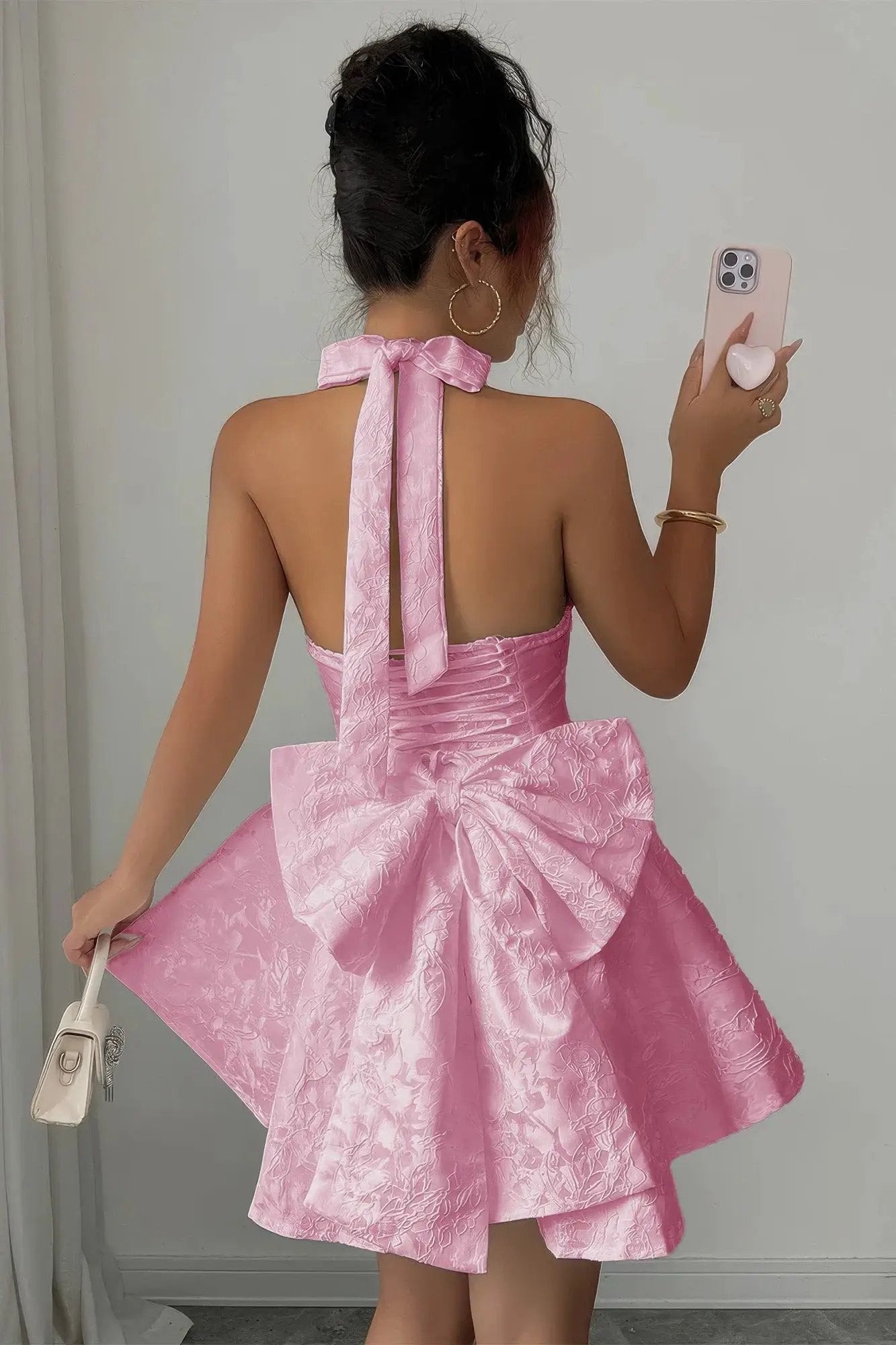 Damen Halter Kleid mit V Ausschnitt Rückenkreuzung und Stickerei