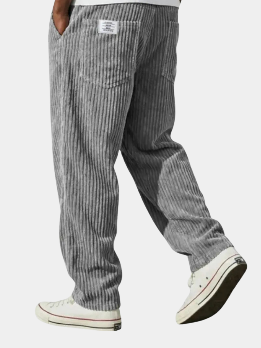 Herren Cordhose gerade geschnitten bequem und locker