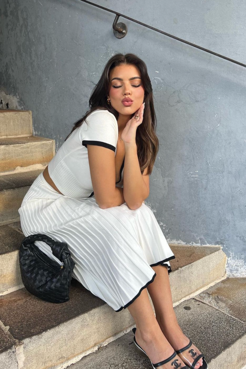 Elena Strick Midi Set mit Rock und Cardigan