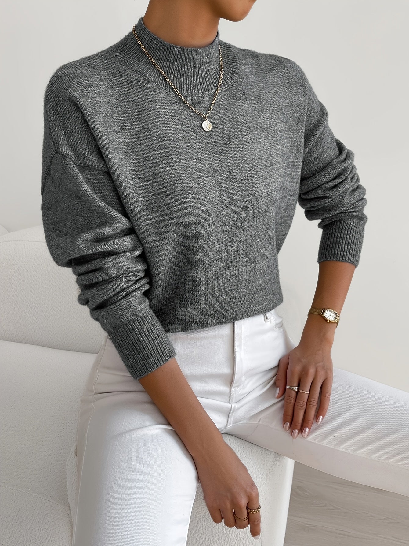 Classic High Neck Sweater – Weicher Strickpullover für mühelose Eleganz