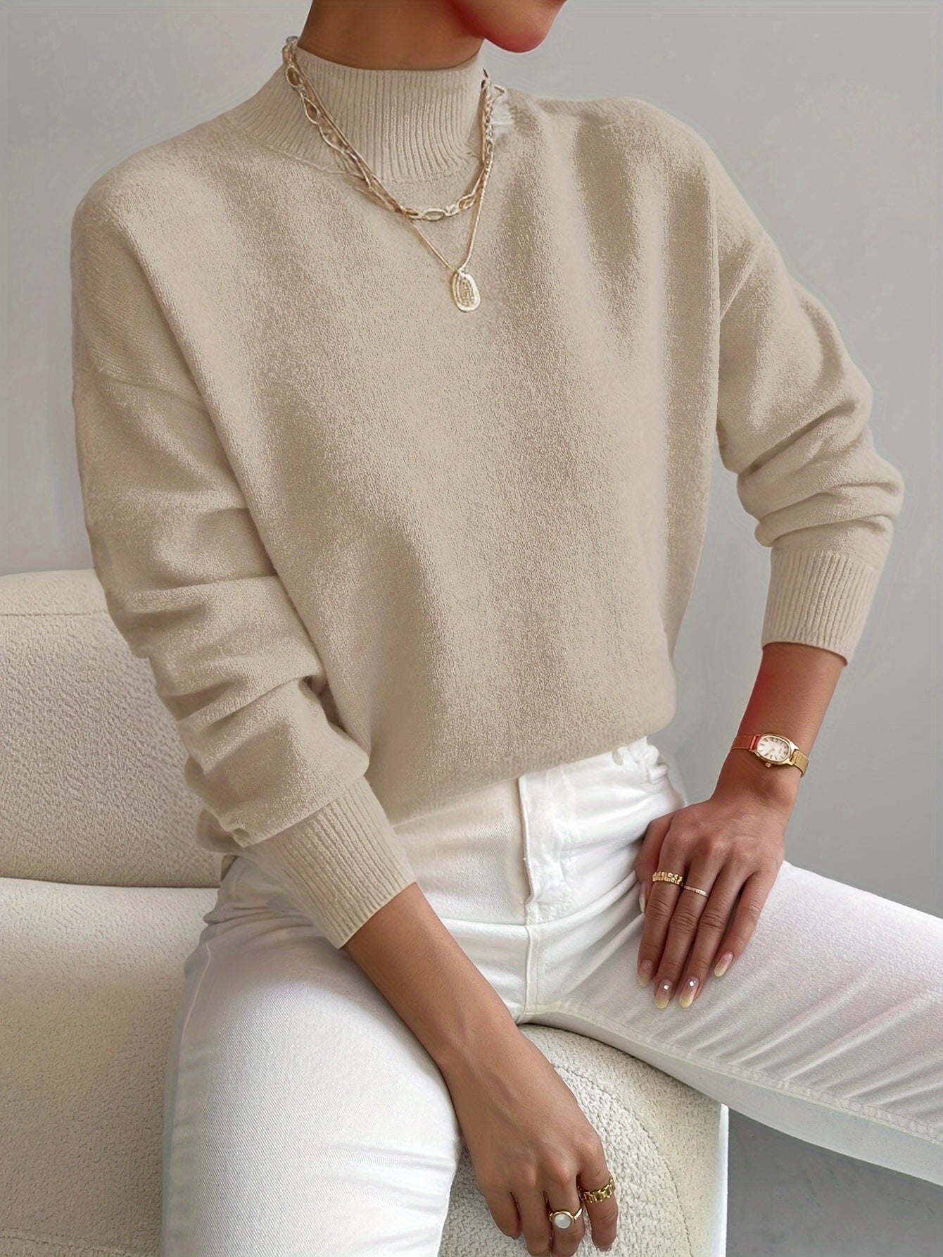 Classic High Neck Sweater – Weicher Strickpullover für mühelose Eleganz