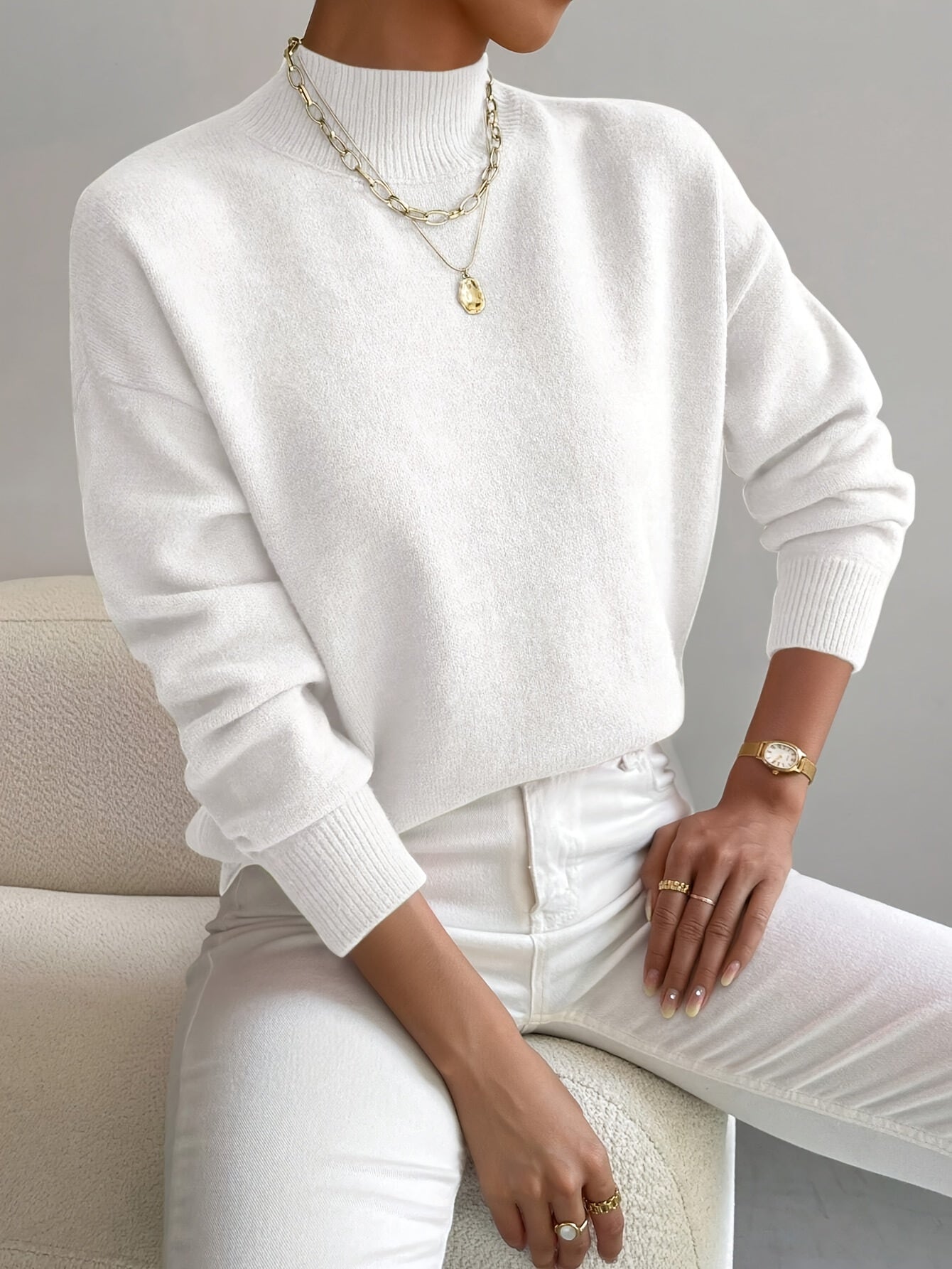 Classic High Neck Sweater – Weicher Strickpullover für mühelose Eleganz
