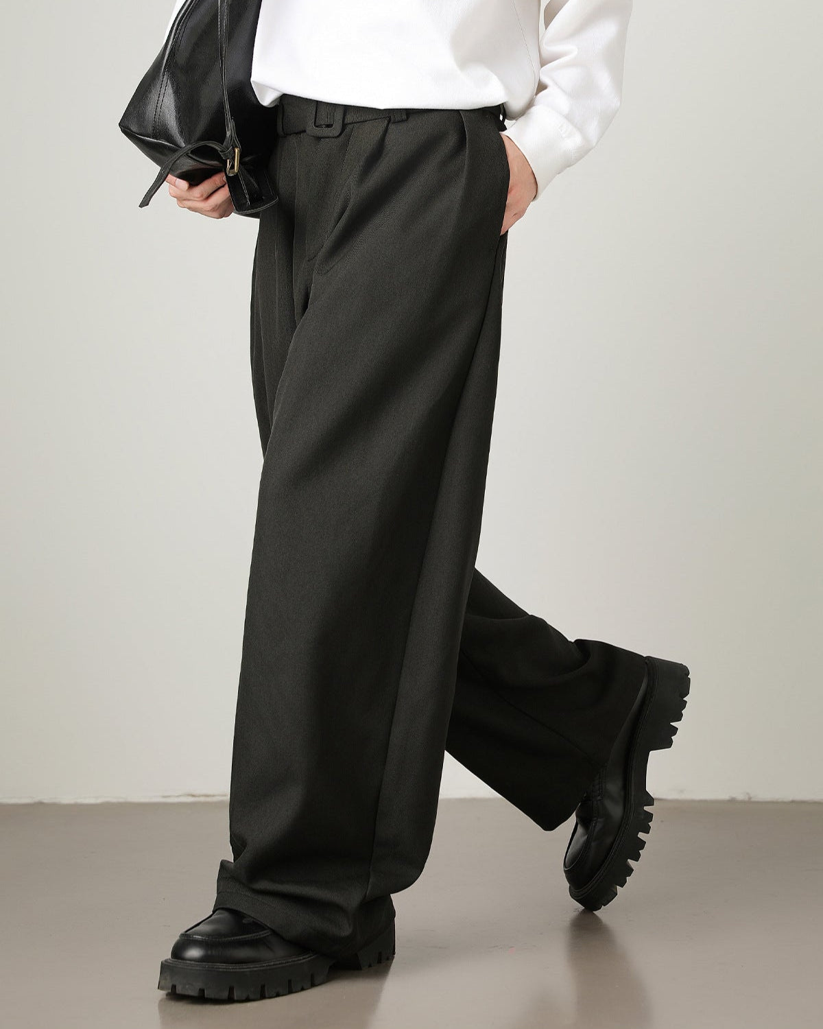 Damen weite Wollhose mit Gürtel