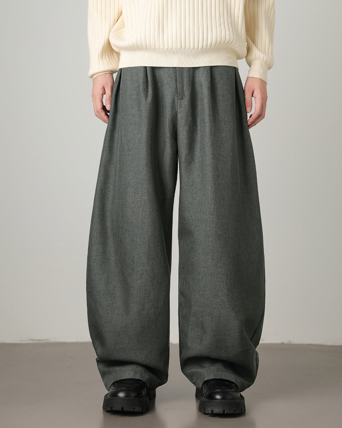 Damen weite Wollhose mit Gürtel