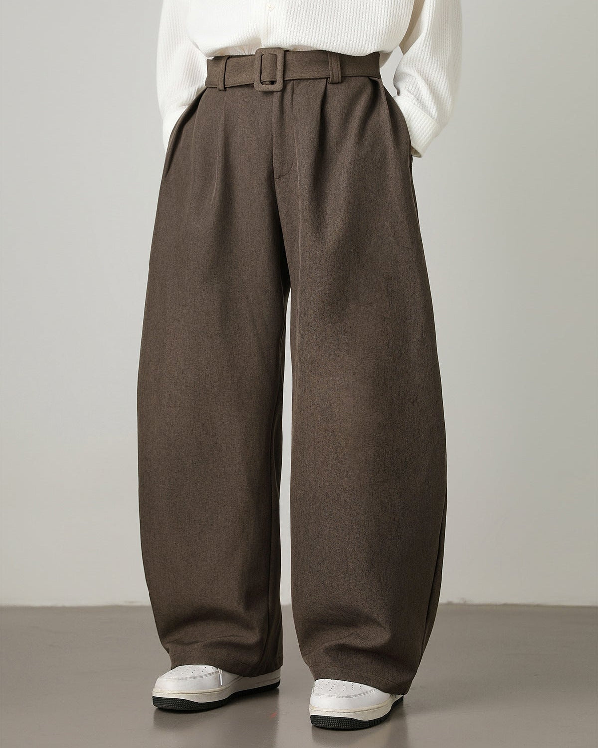 Damen weite Wollhose mit Gürtel