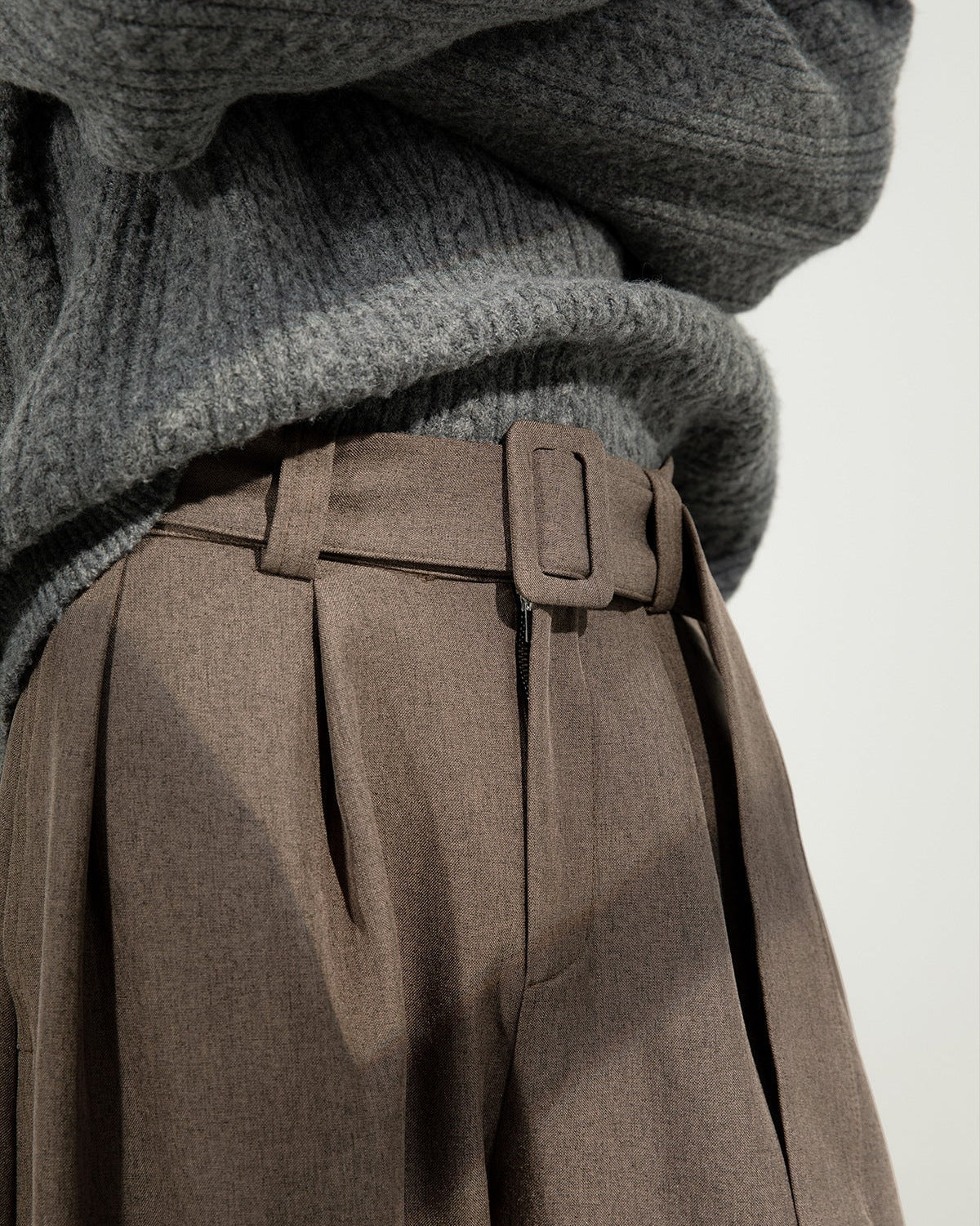 Damen weite Wollhose mit Gürtel