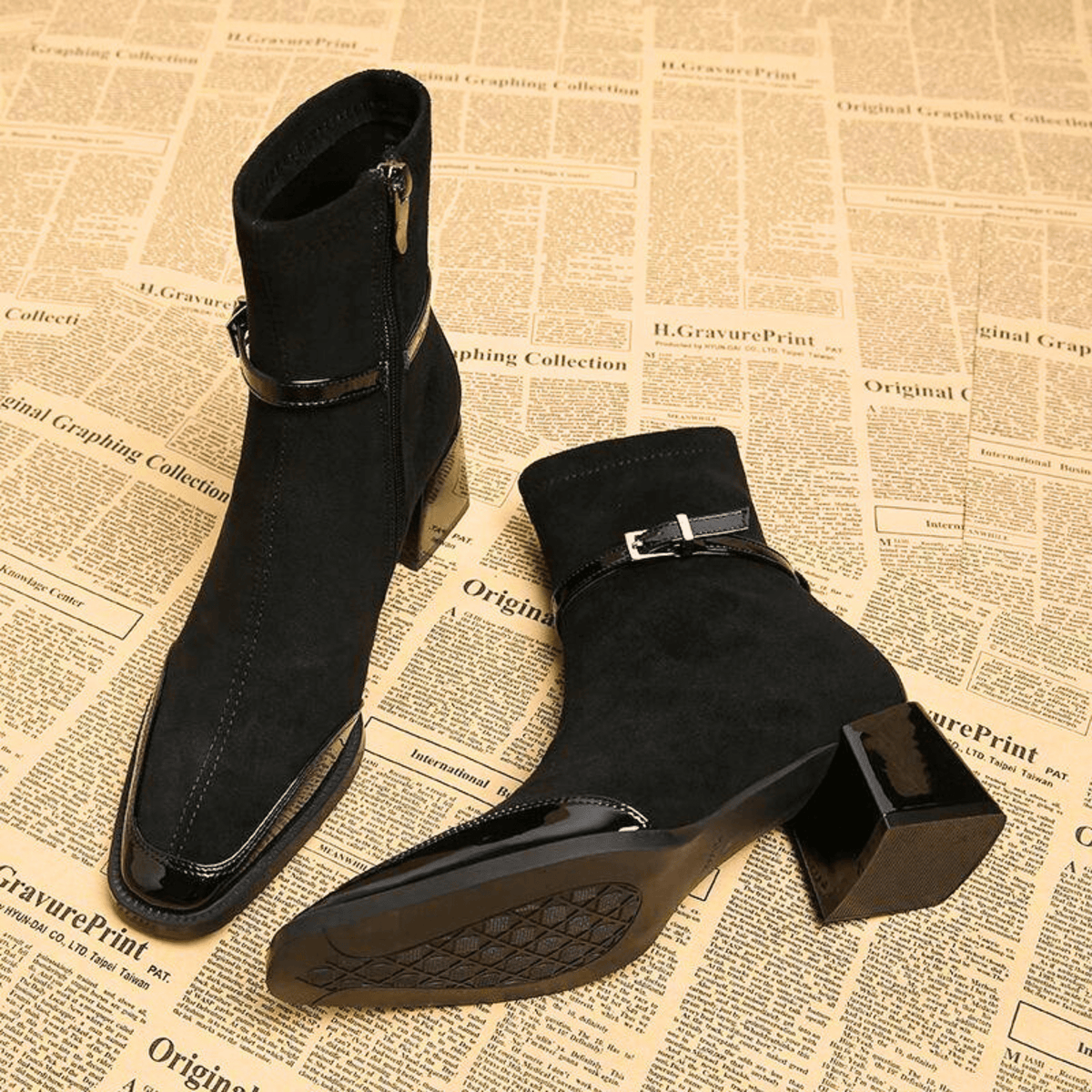 Damen Stiefel mit eckiger Zehenpartie und Schnalle
