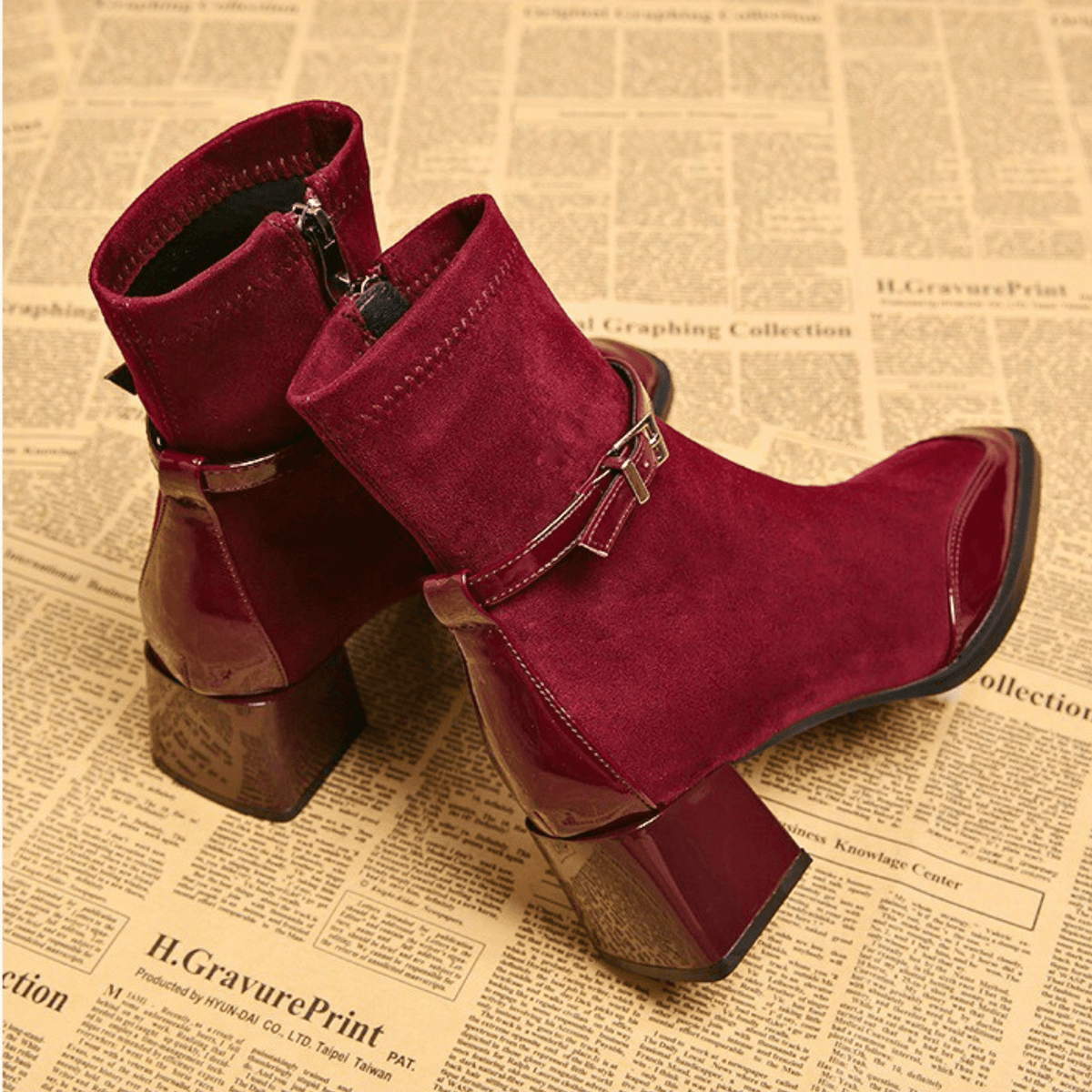Damen Stiefel mit eckiger Zehenpartie und Schnalle