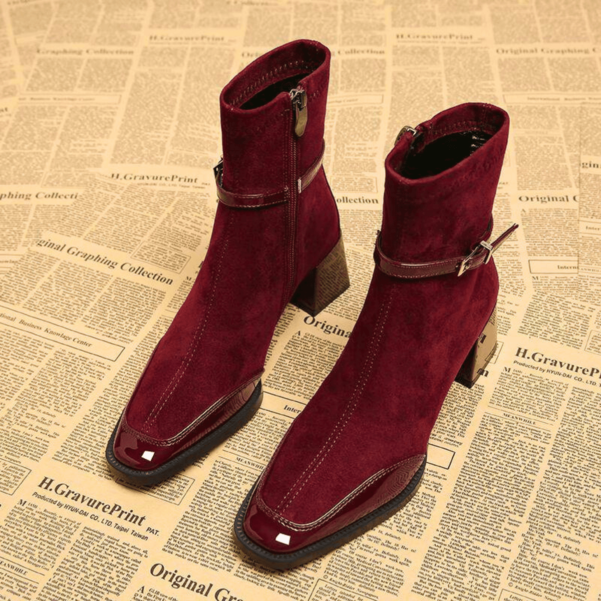 Damen Stiefel mit eckiger Zehenpartie und Schnalle